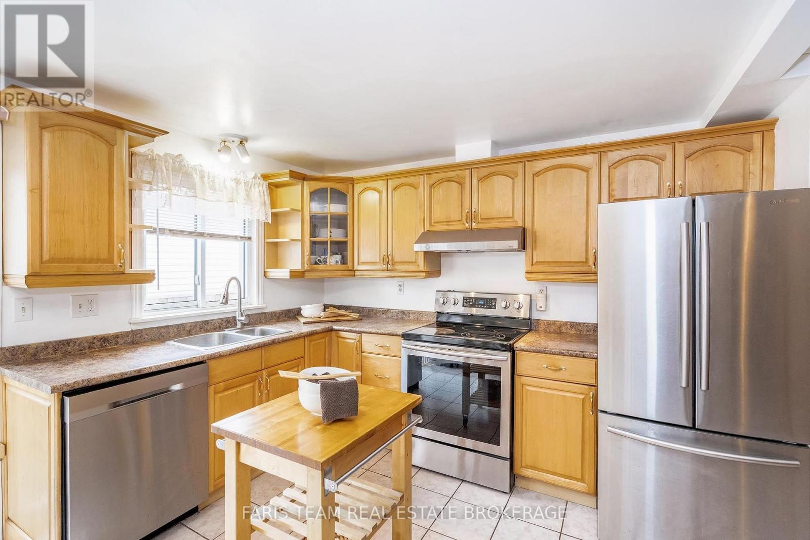 24 Laurie Crescent Property Photo 6