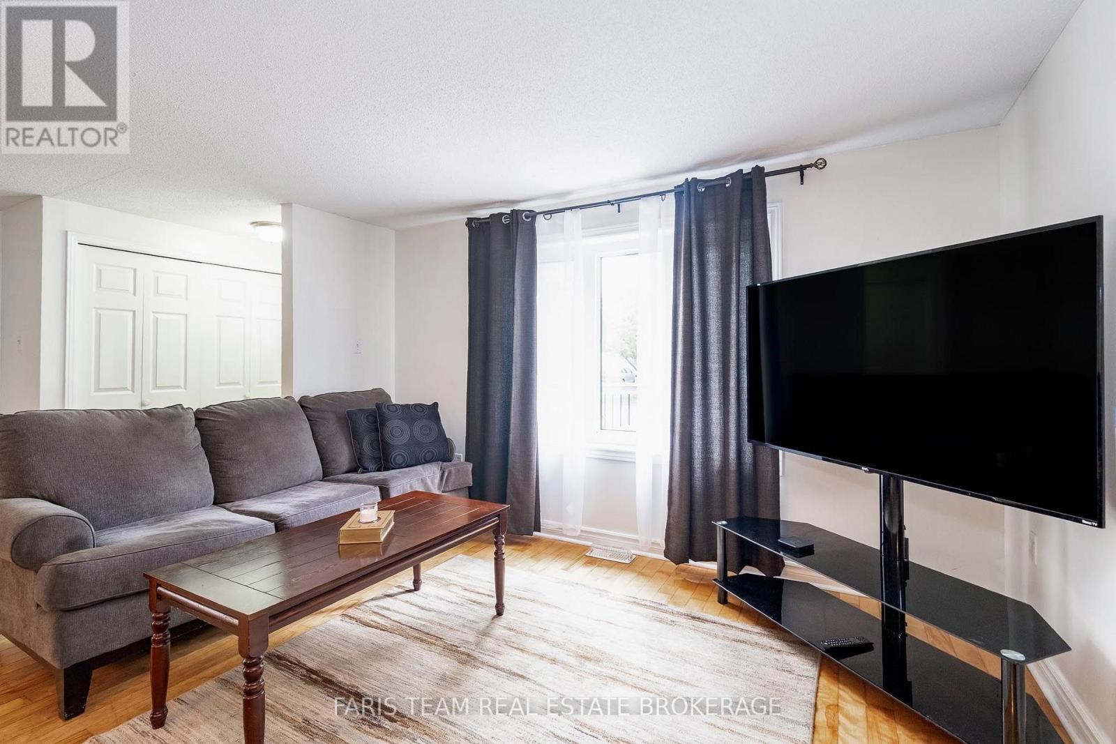 24 Laurie Crescent Property Photo 15