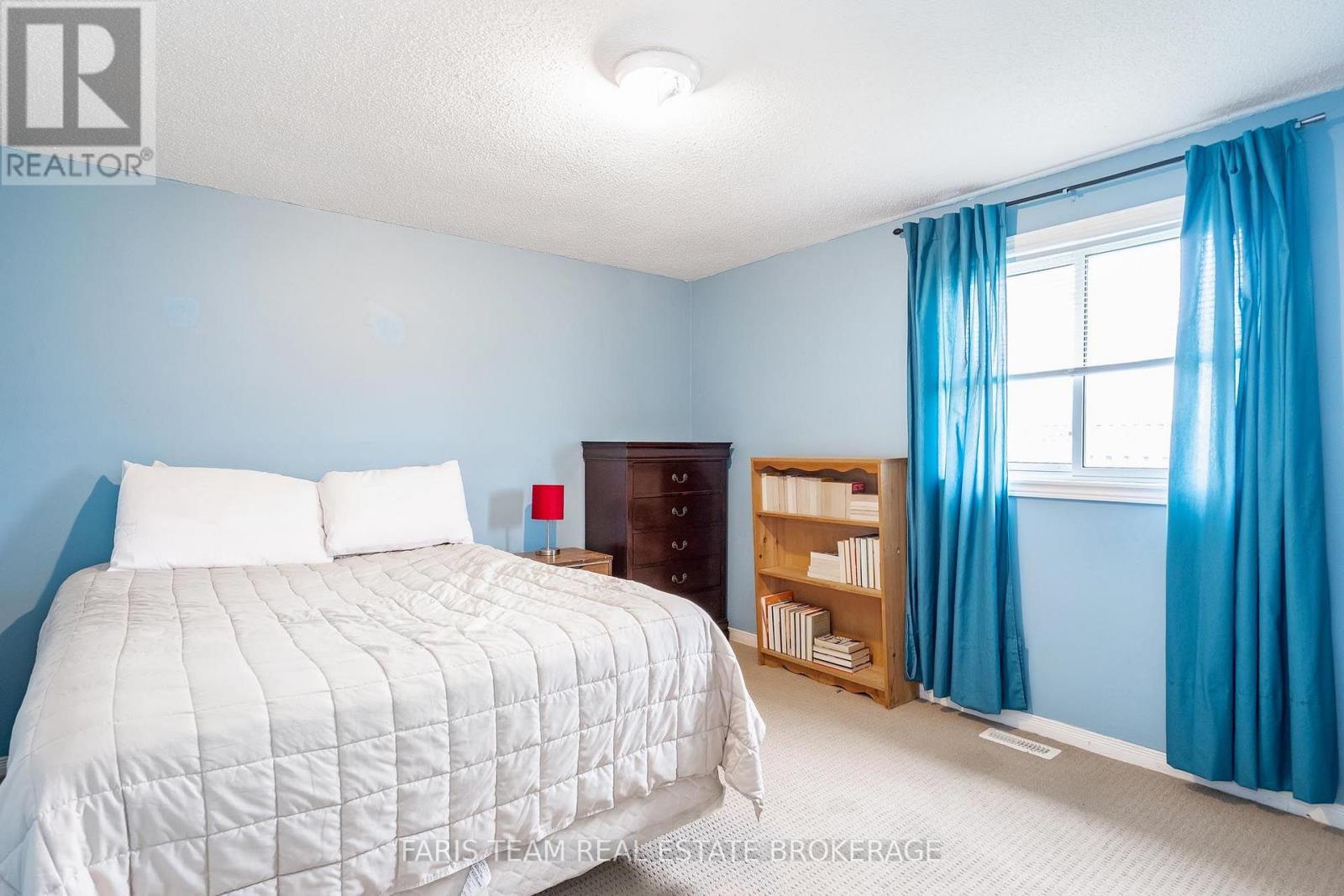 24 Laurie Crescent Property Photo 20