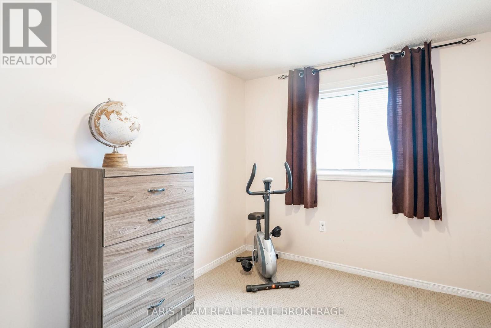 24 Laurie Crescent Property Photo 21