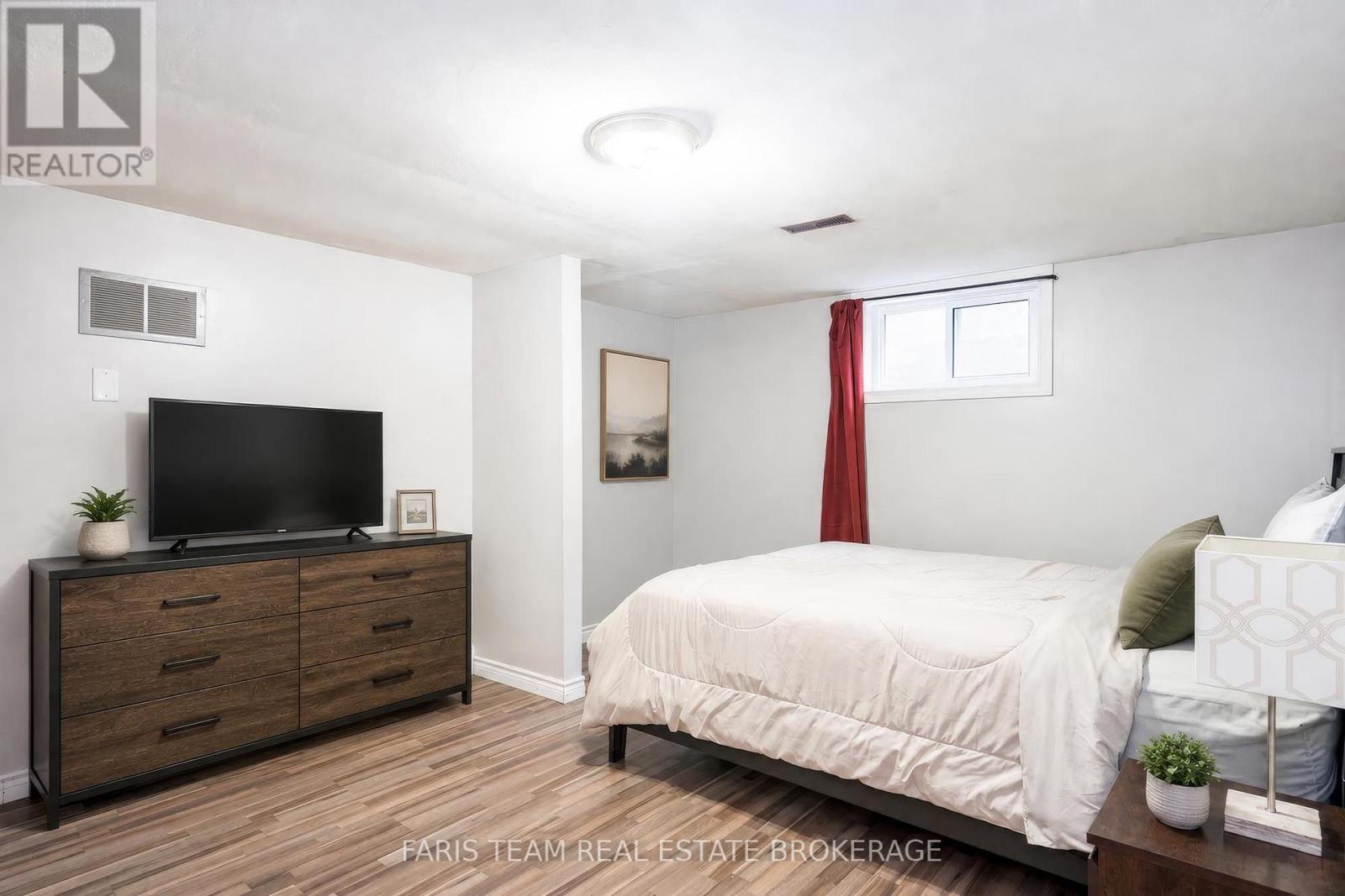 24 Laurie Crescent Property Photo 25