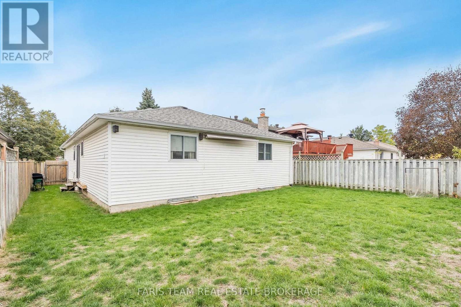 24 Laurie Crescent Property Photo 31