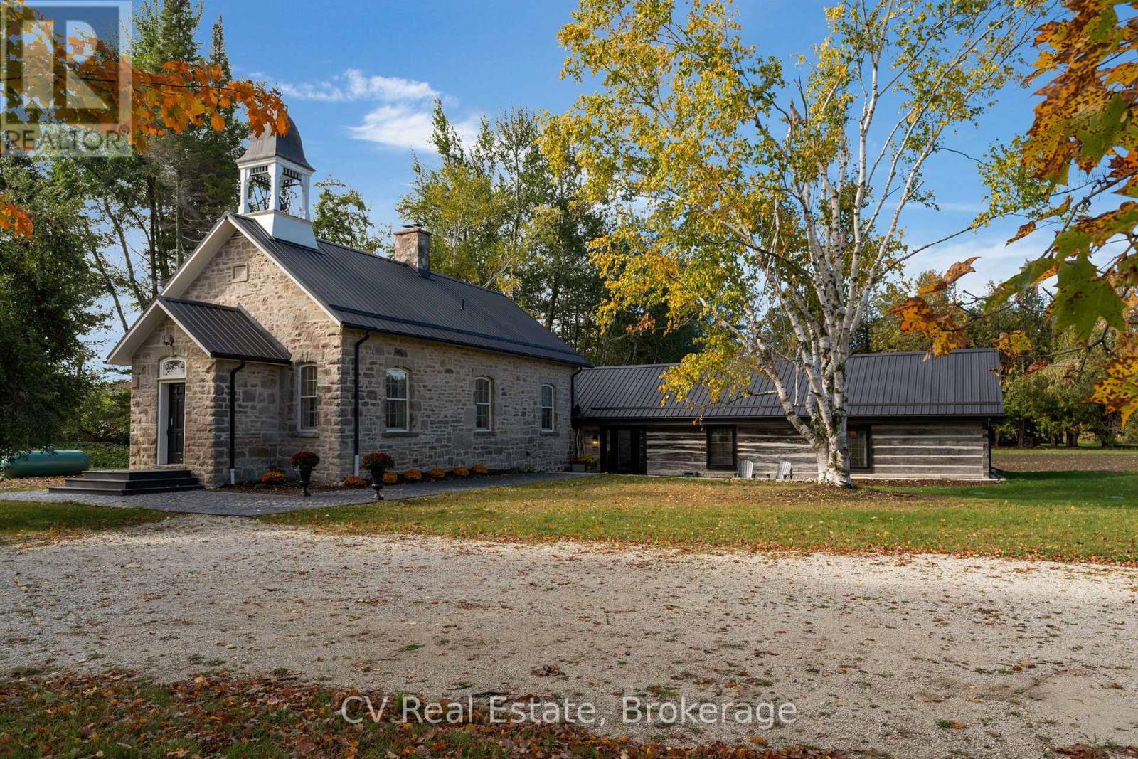 1174 Concession 10 N Nottawasaga Road Property Photo 2