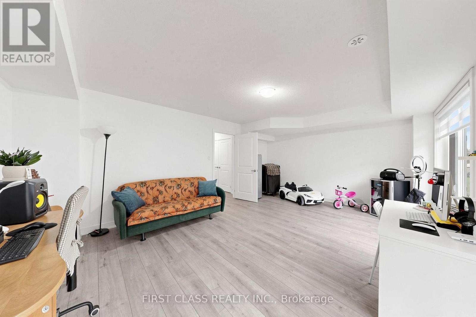 55 Red Maple Lane Property Photo 8