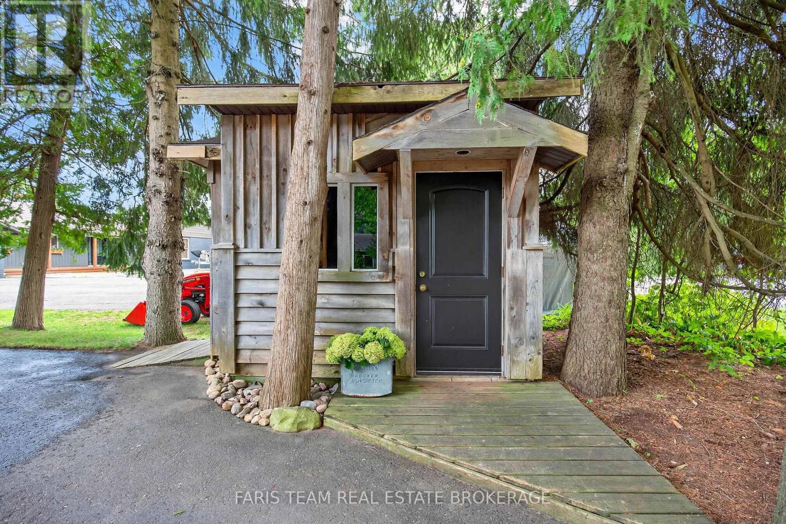 238 Robins Point Road Property Photo 5