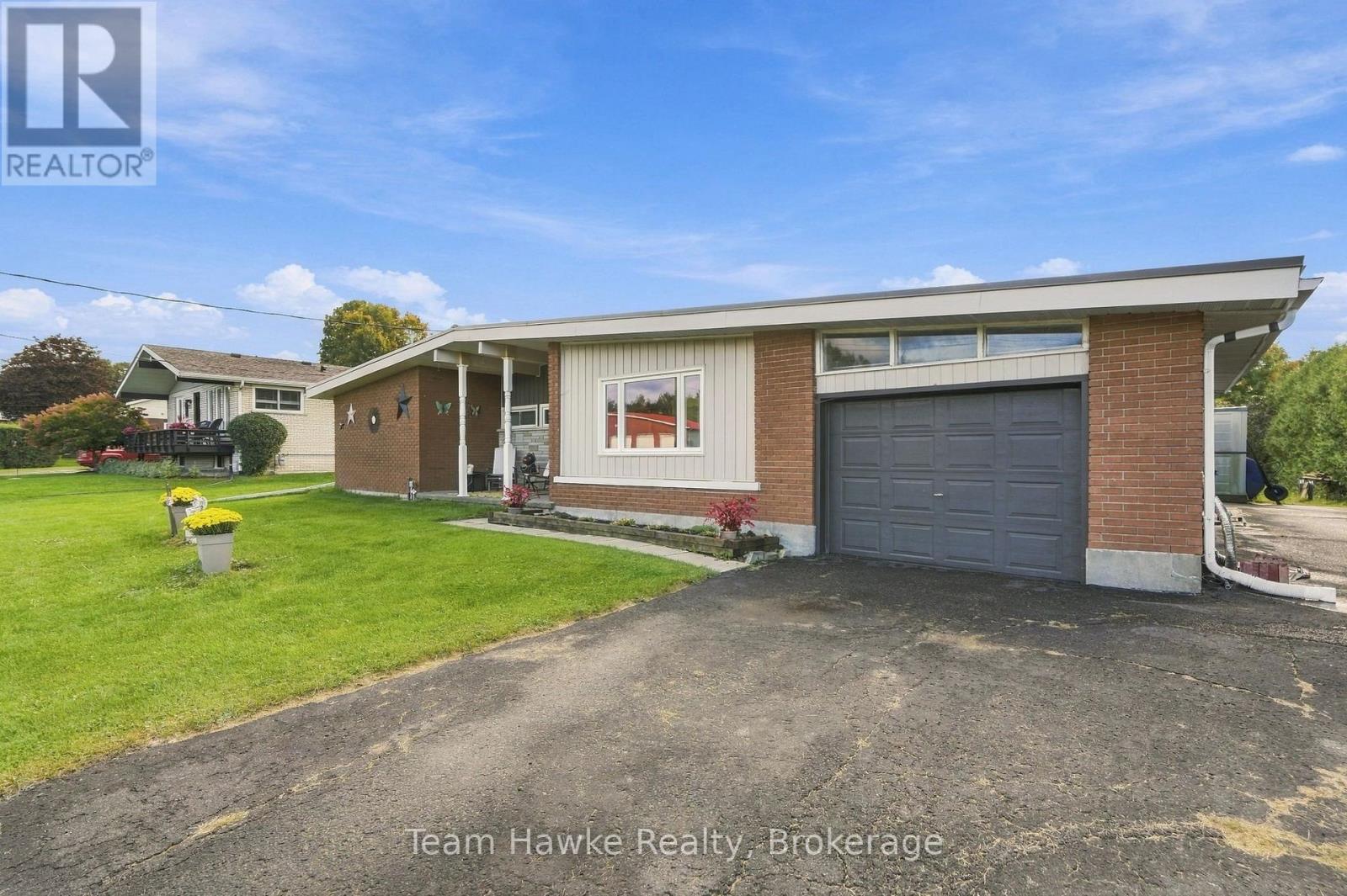 385 Lafontaine Road W Property Photo 4