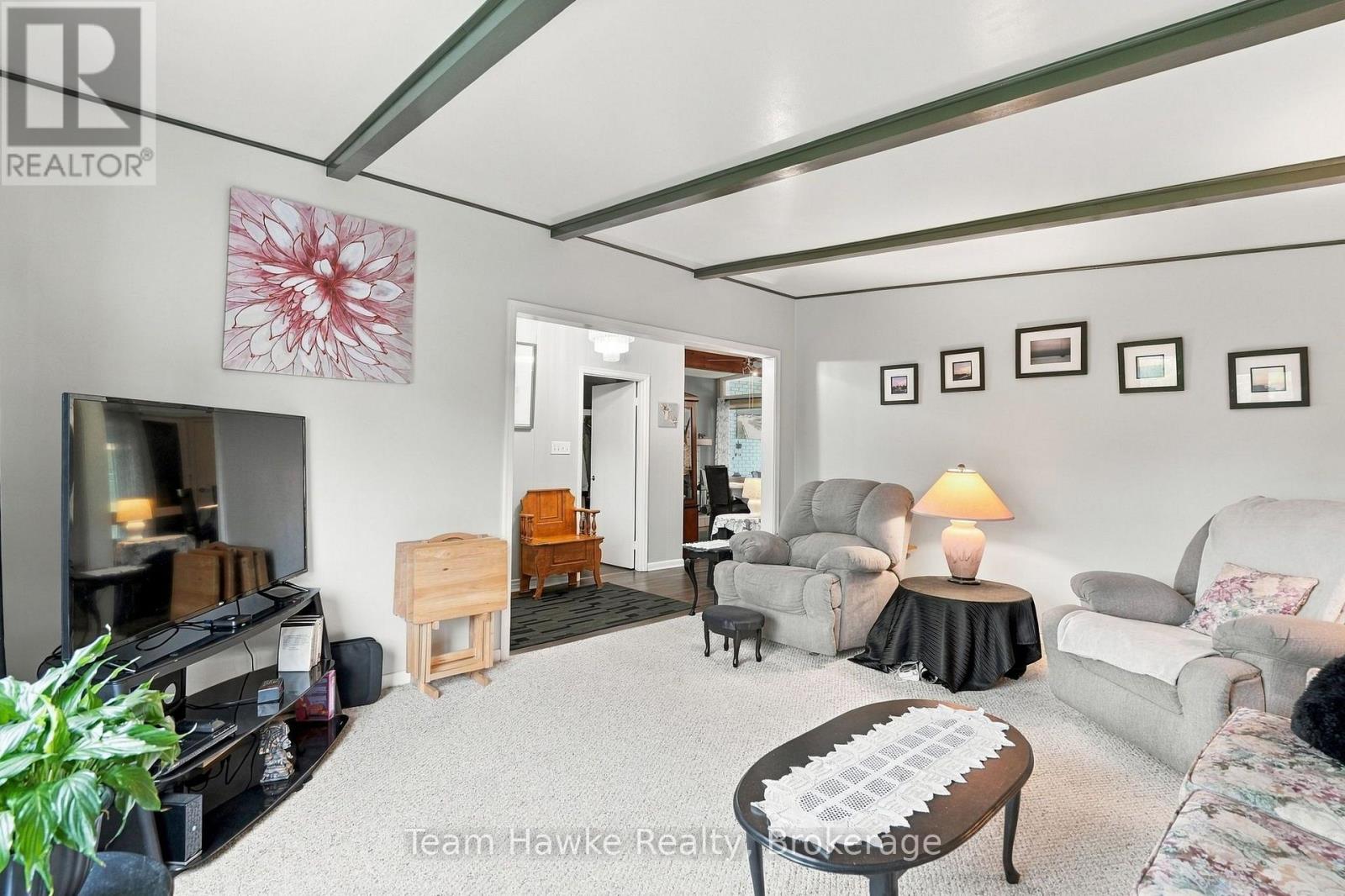 385 Lafontaine Road W Property Photo 8