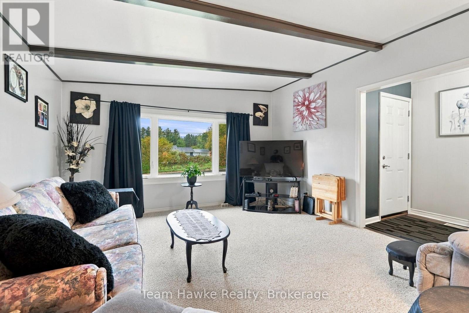 385 Lafontaine Road W Property Photo 9