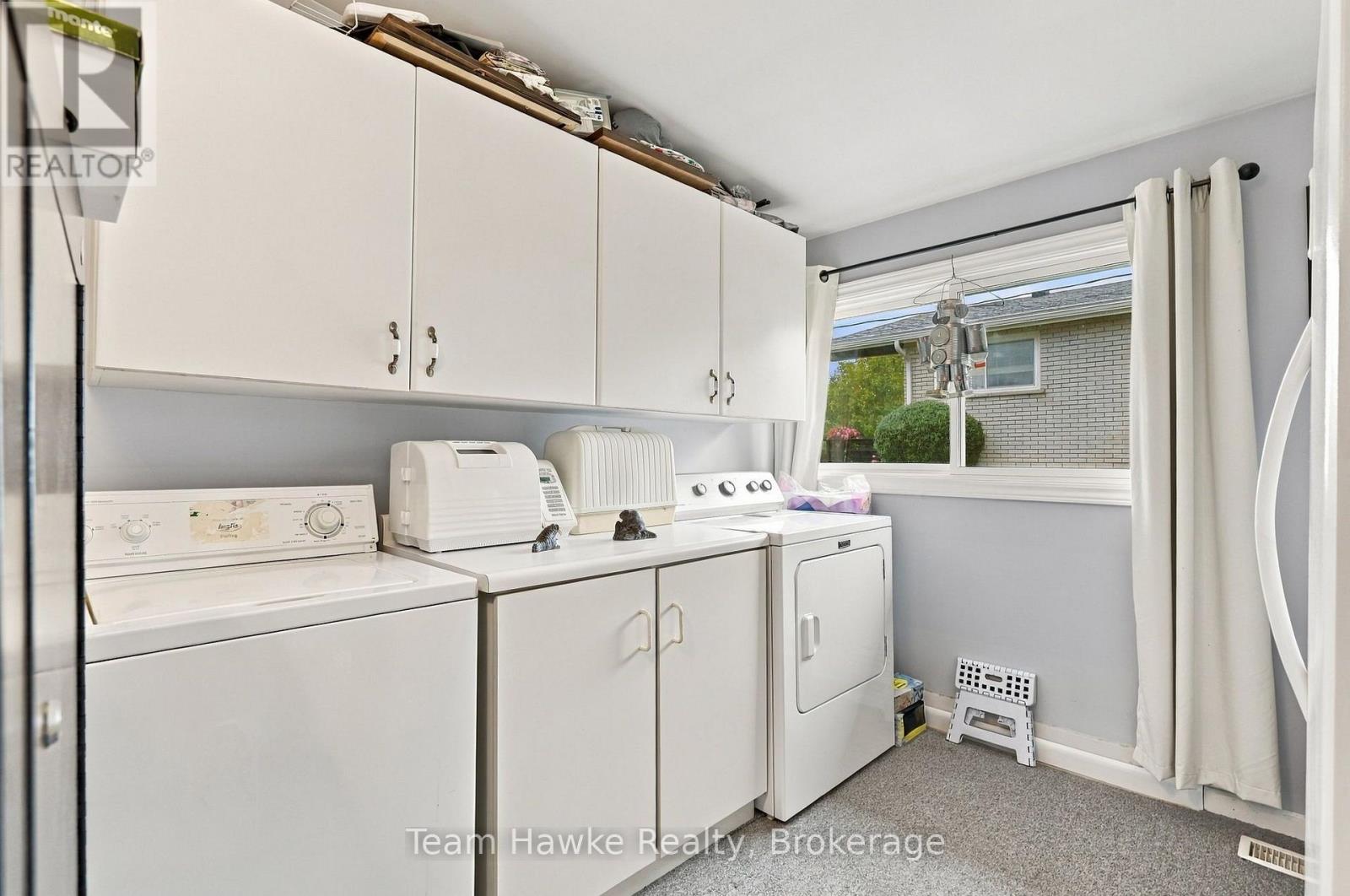 385 Lafontaine Road W Property Photo 14