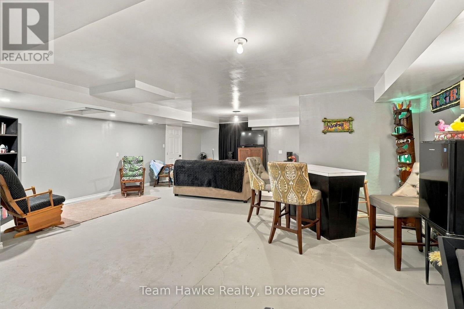 385 Lafontaine Road W Property Photo 22