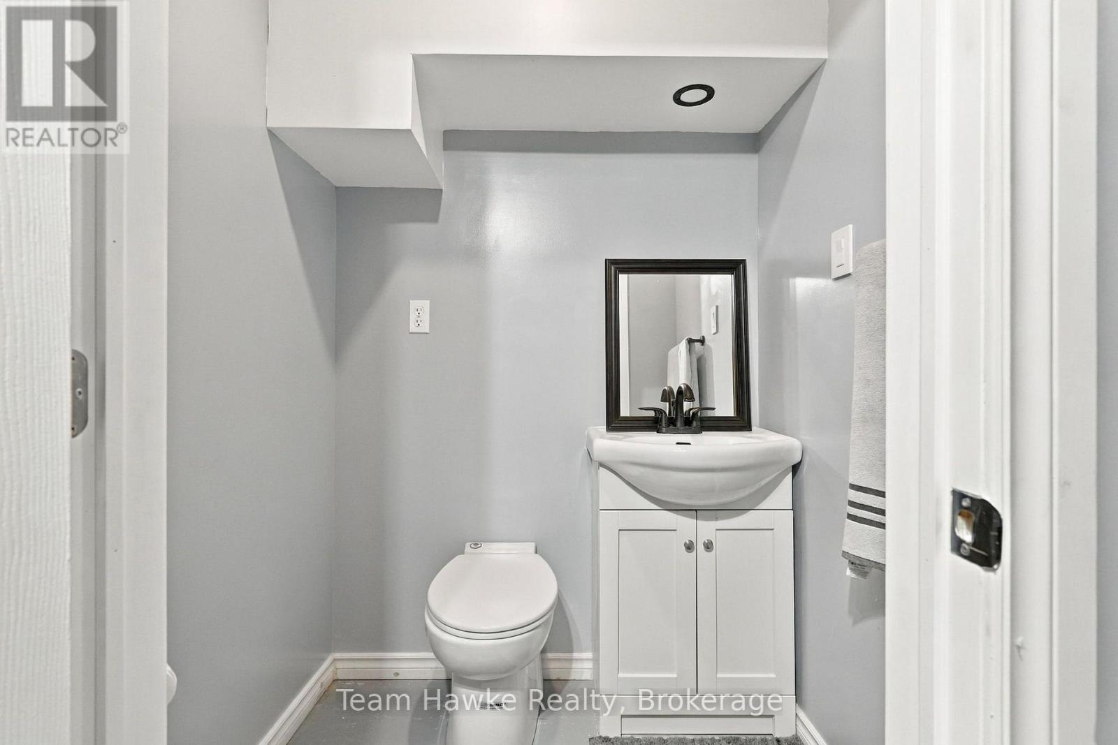 385 Lafontaine Road W Property Photo 31