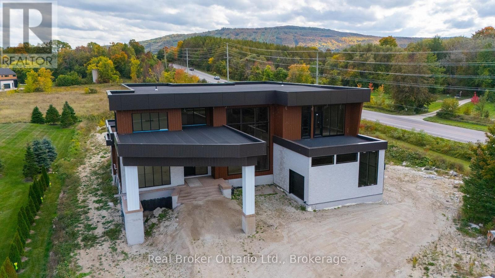 1 Meadowlark Way Property Photo 2