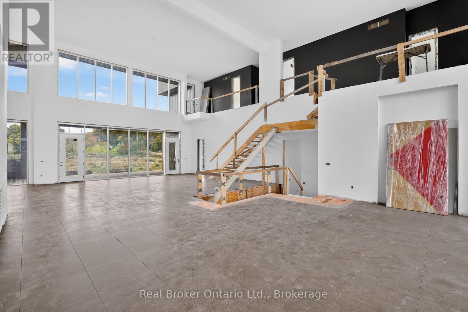 1 Meadowlark Way Property Photo 14