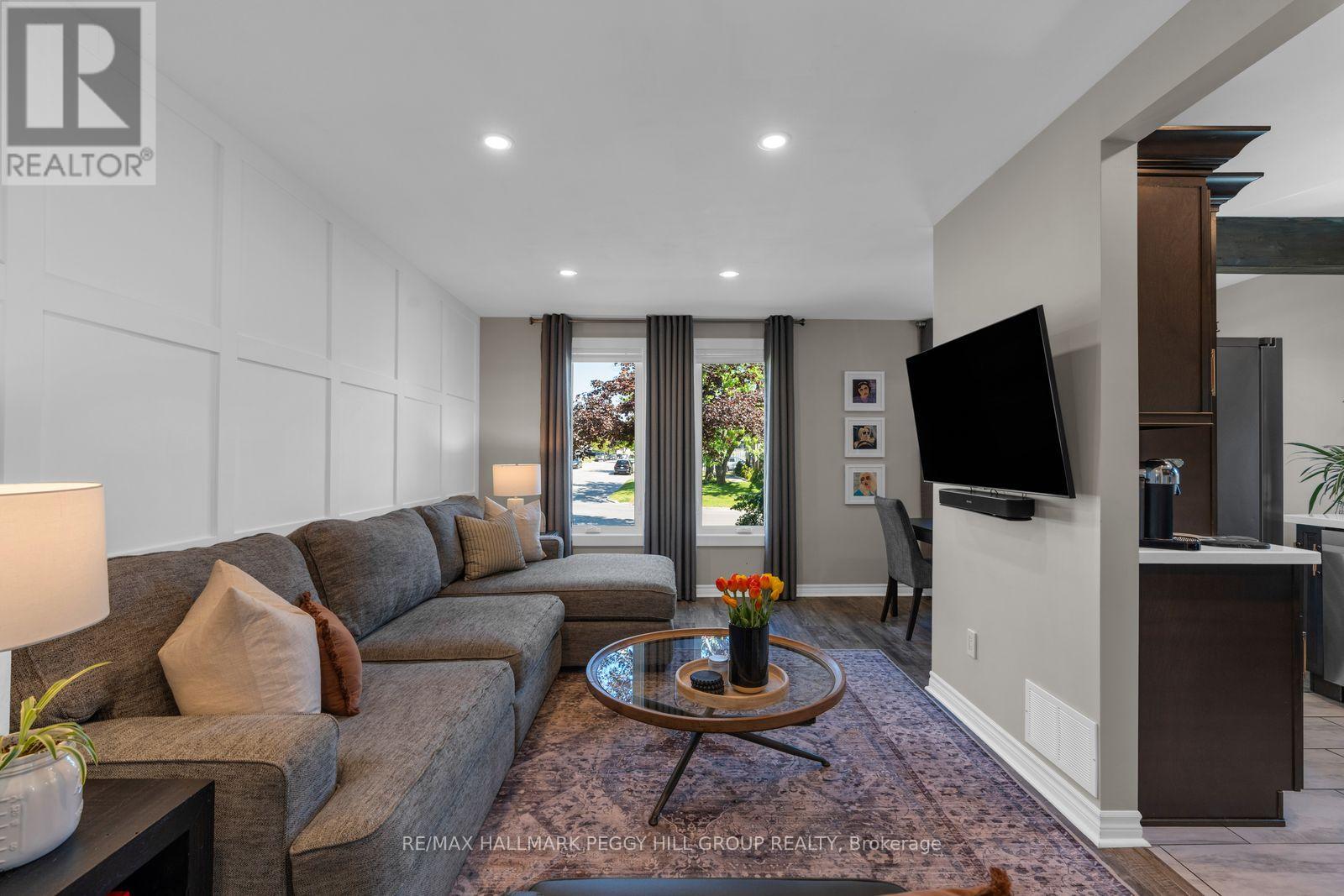 19 Austen Lane Property Photo 7
