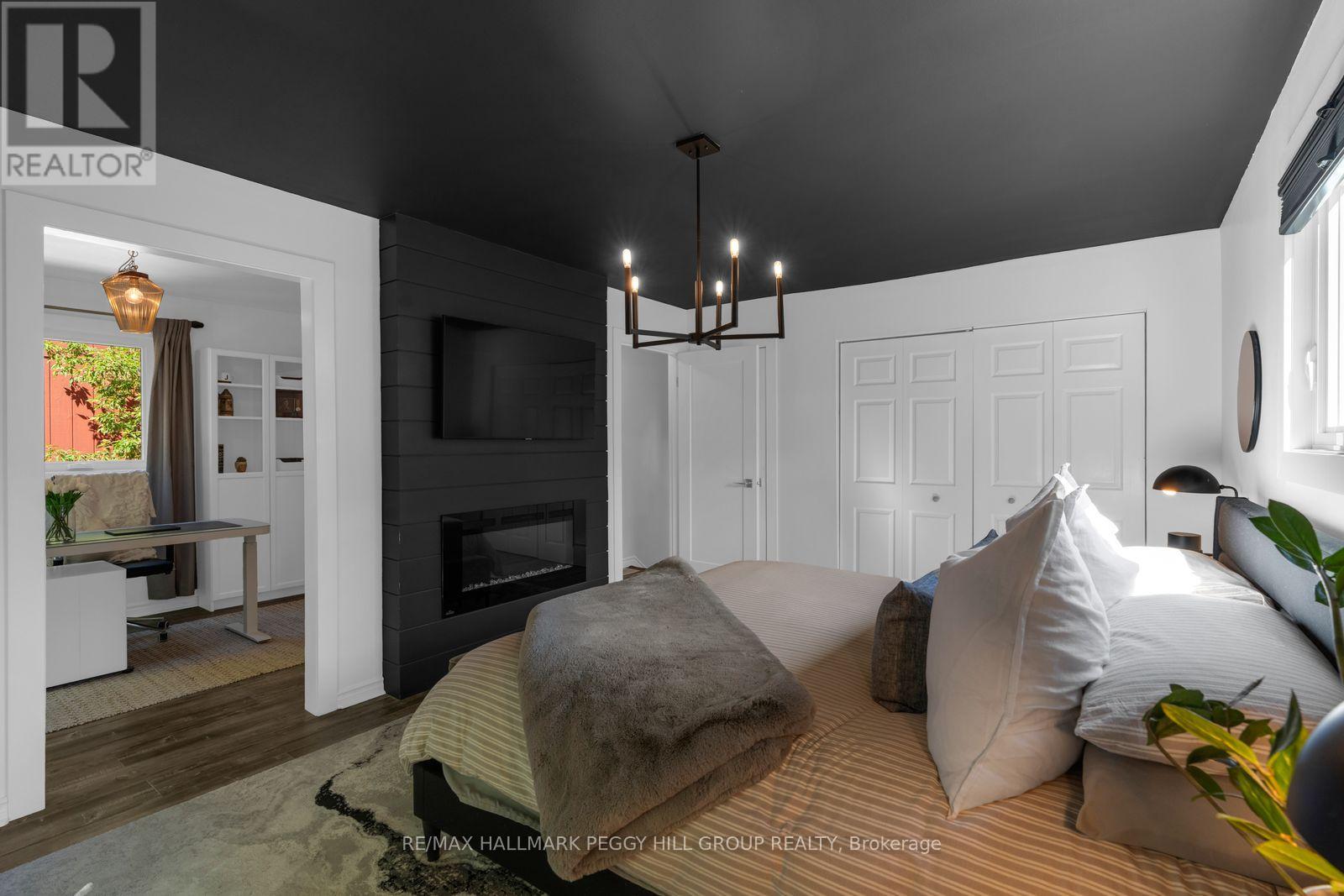 19 Austen Lane Property Photo 10