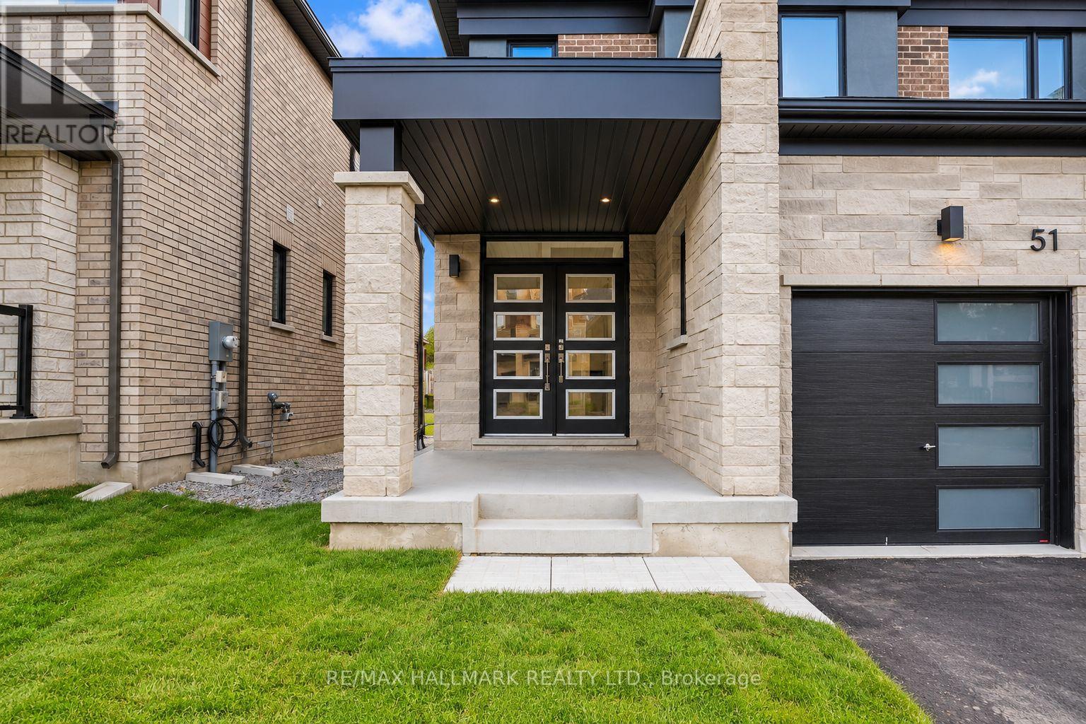 51 Gretzky Avenue Property Photo 6