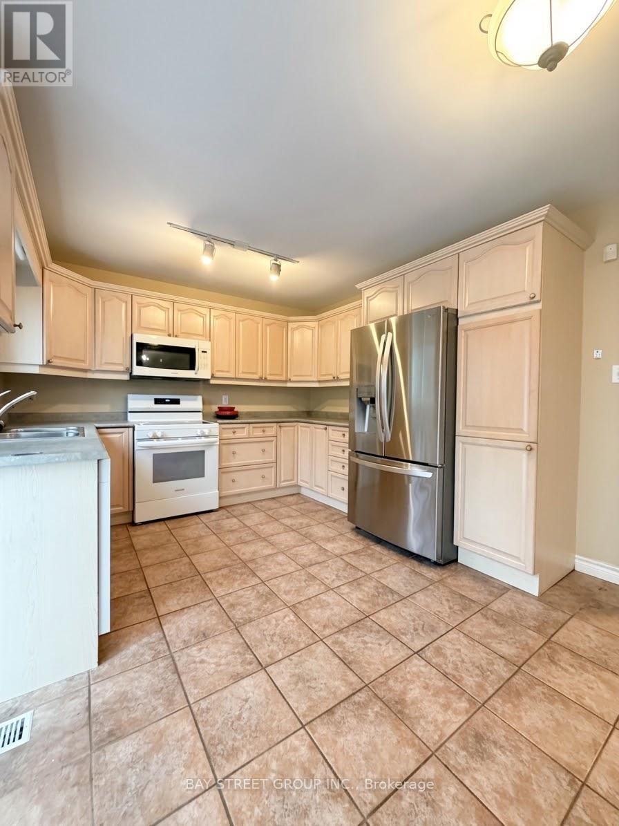 76 Mayfair Drive Property Photo 4
