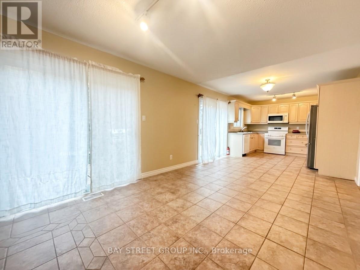 76 Mayfair Drive Property Photo 12