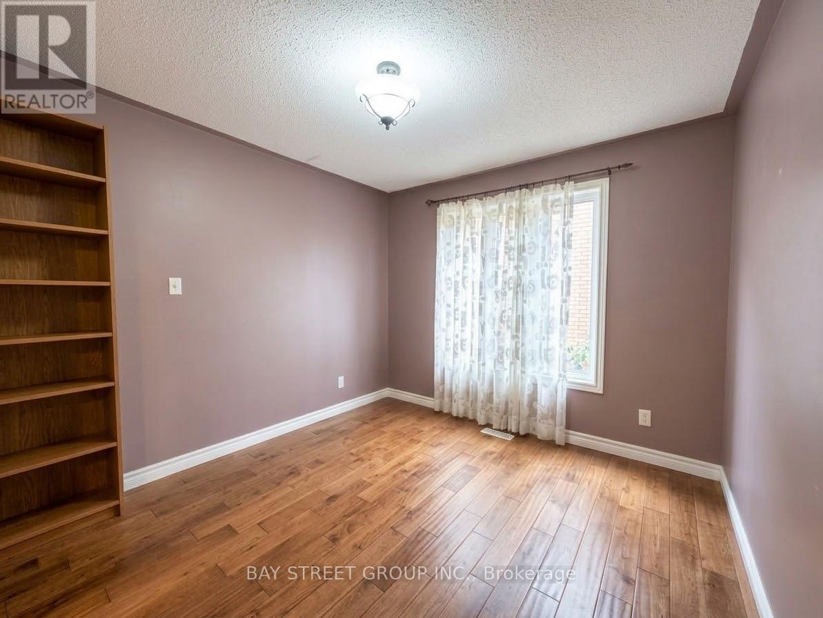 76 Mayfair Drive Property Photo 26
