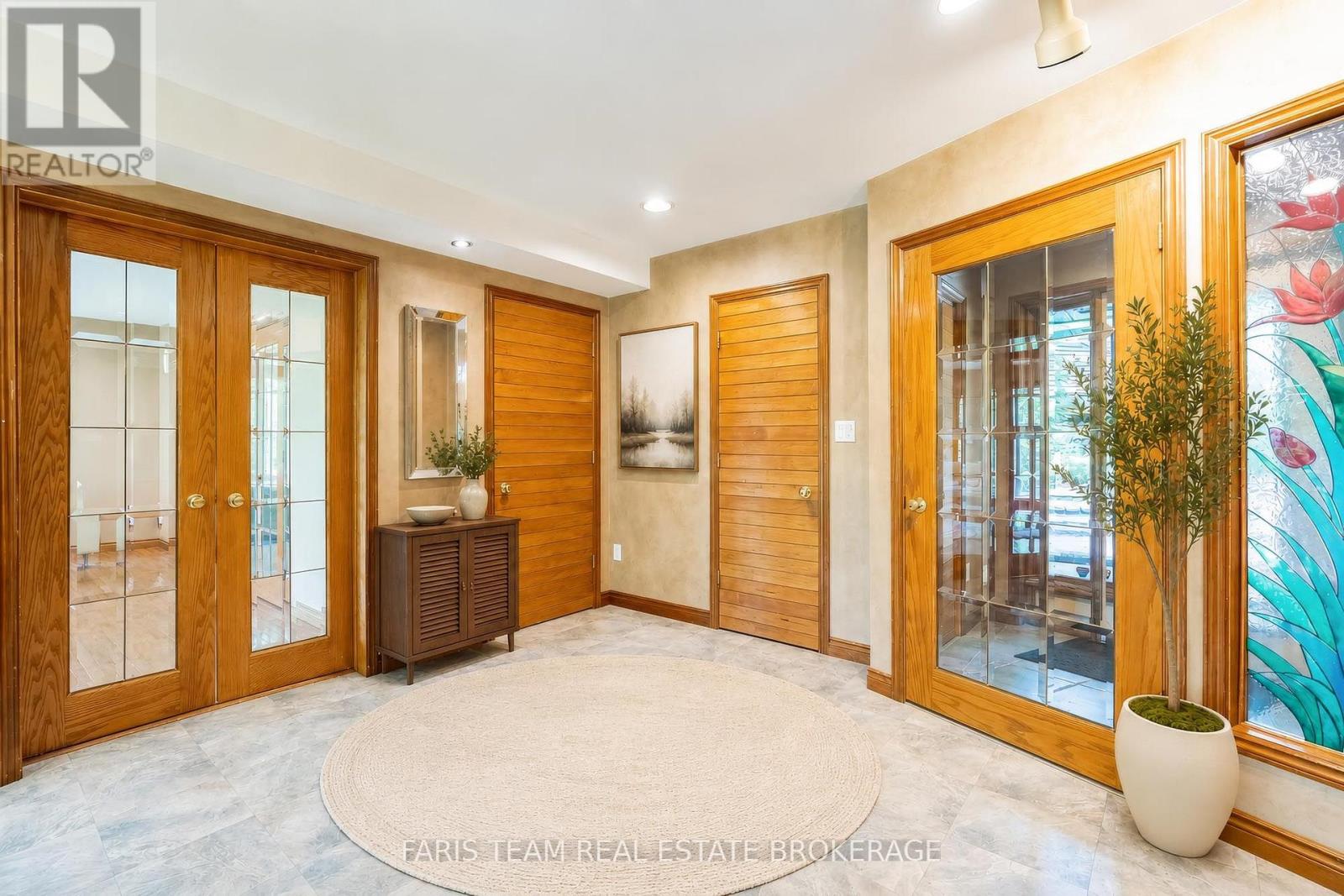 15 Scottdale Drive Property Photo 4