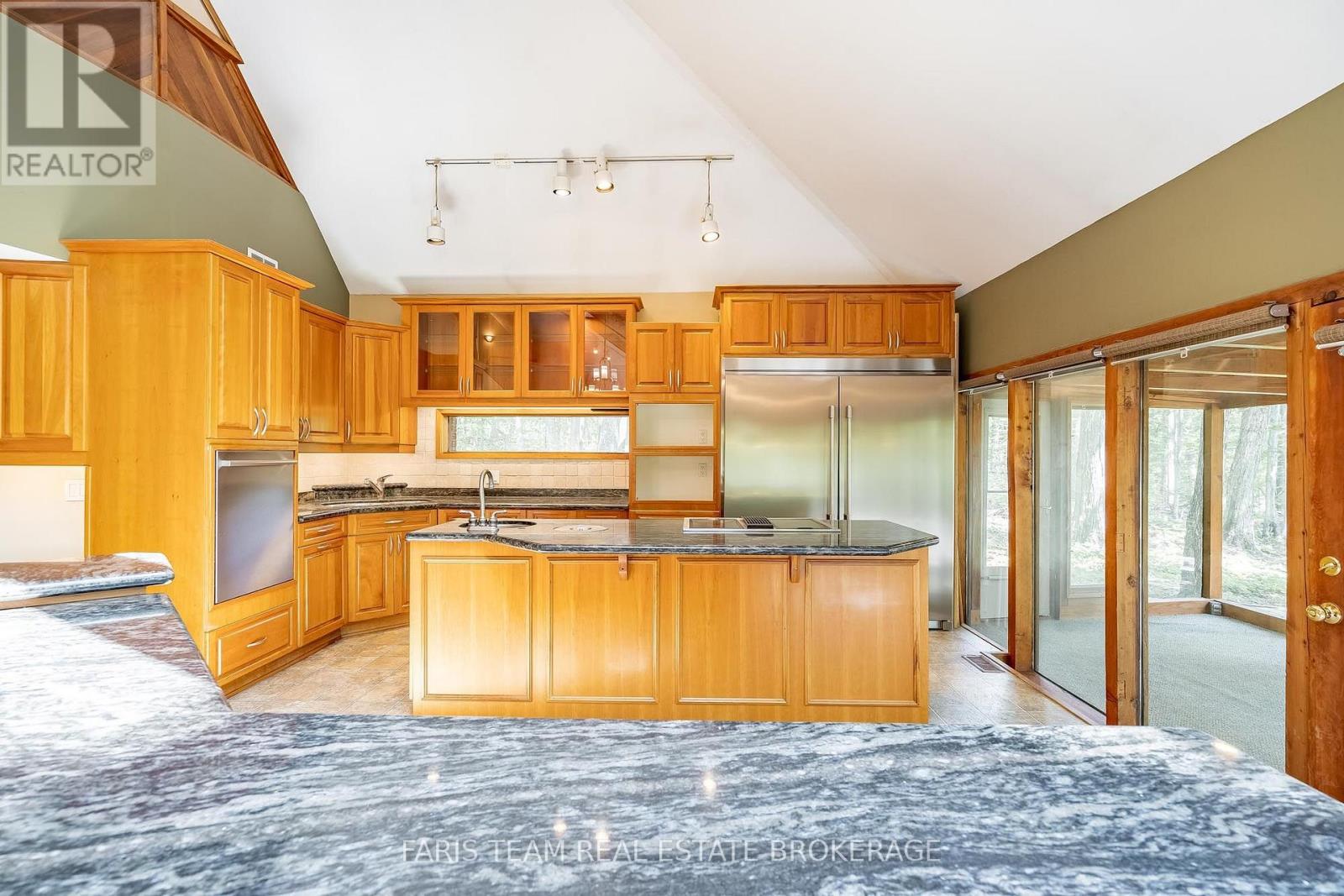 15 Scottdale Drive Property Photo 6