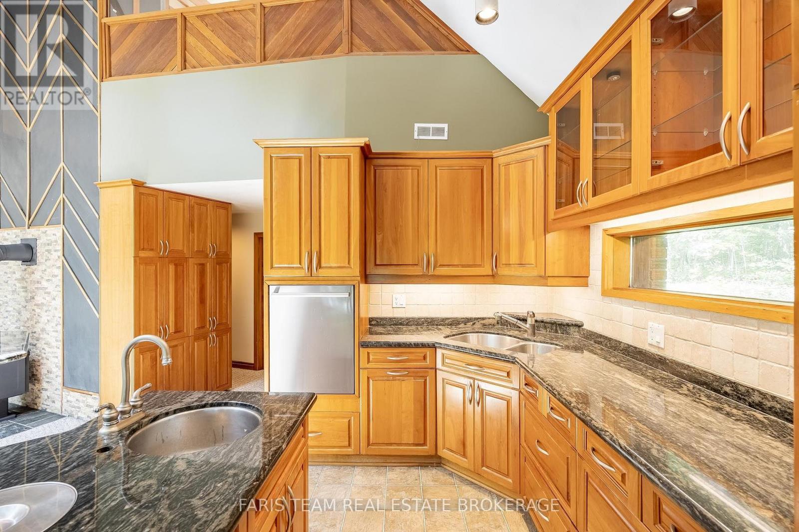 15 Scottdale Drive Property Photo 8