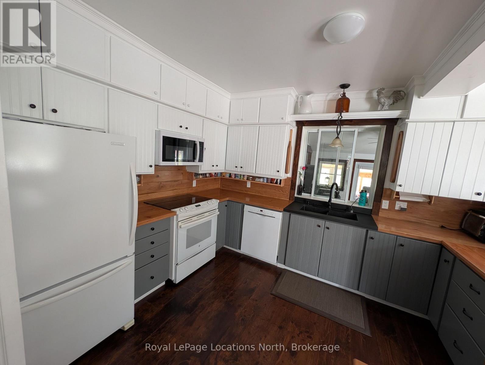 236 Phillips Street Property Photo 8