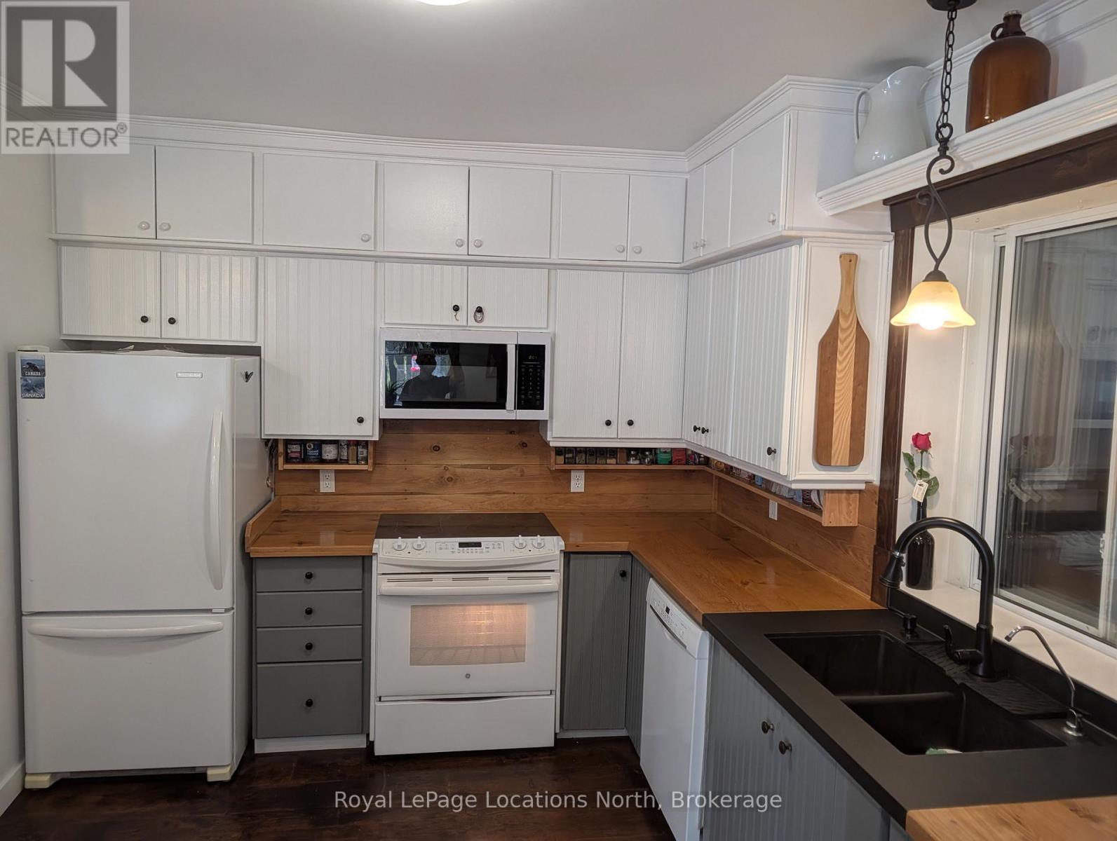 236 Phillips Street Property Photo 11