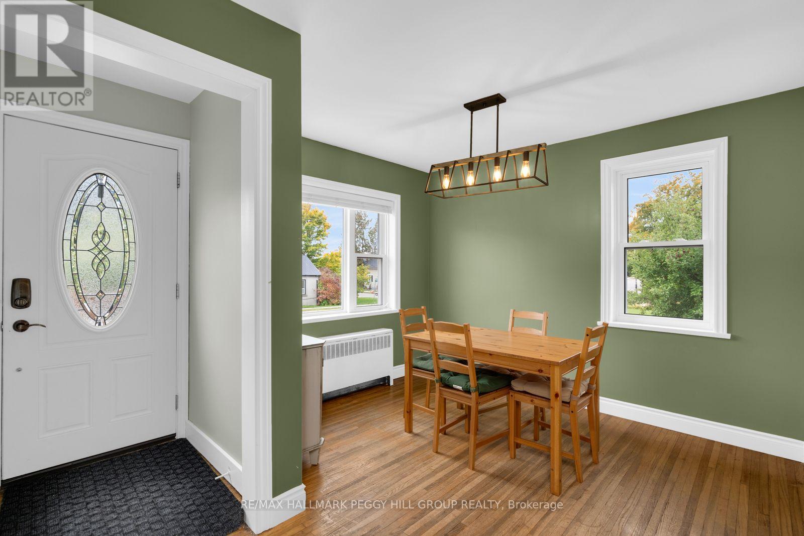 1556 Flos Rd 4 W Property Photo 5