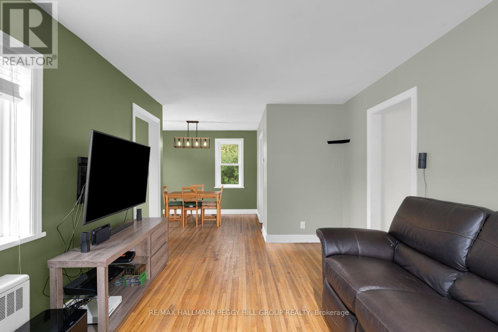 1556 Flos Rd 4 W Property Photo 7