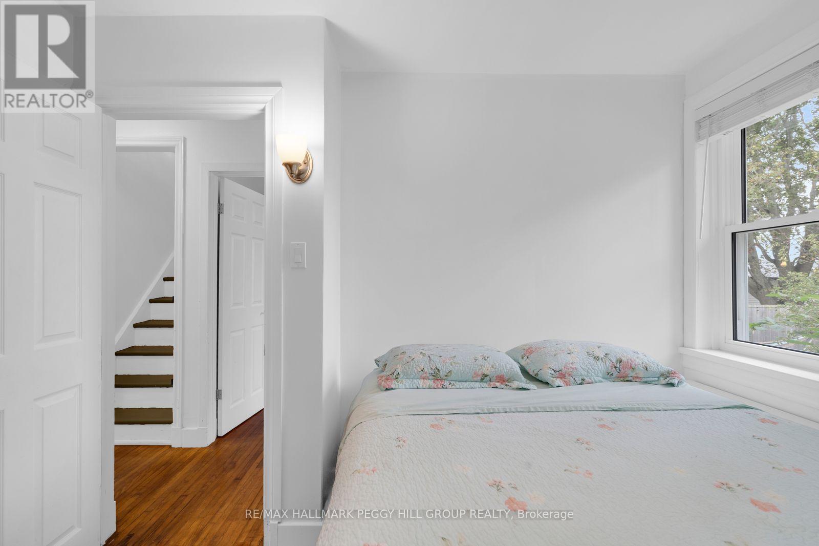 1556 Flos Rd 4 W Property Photo 9