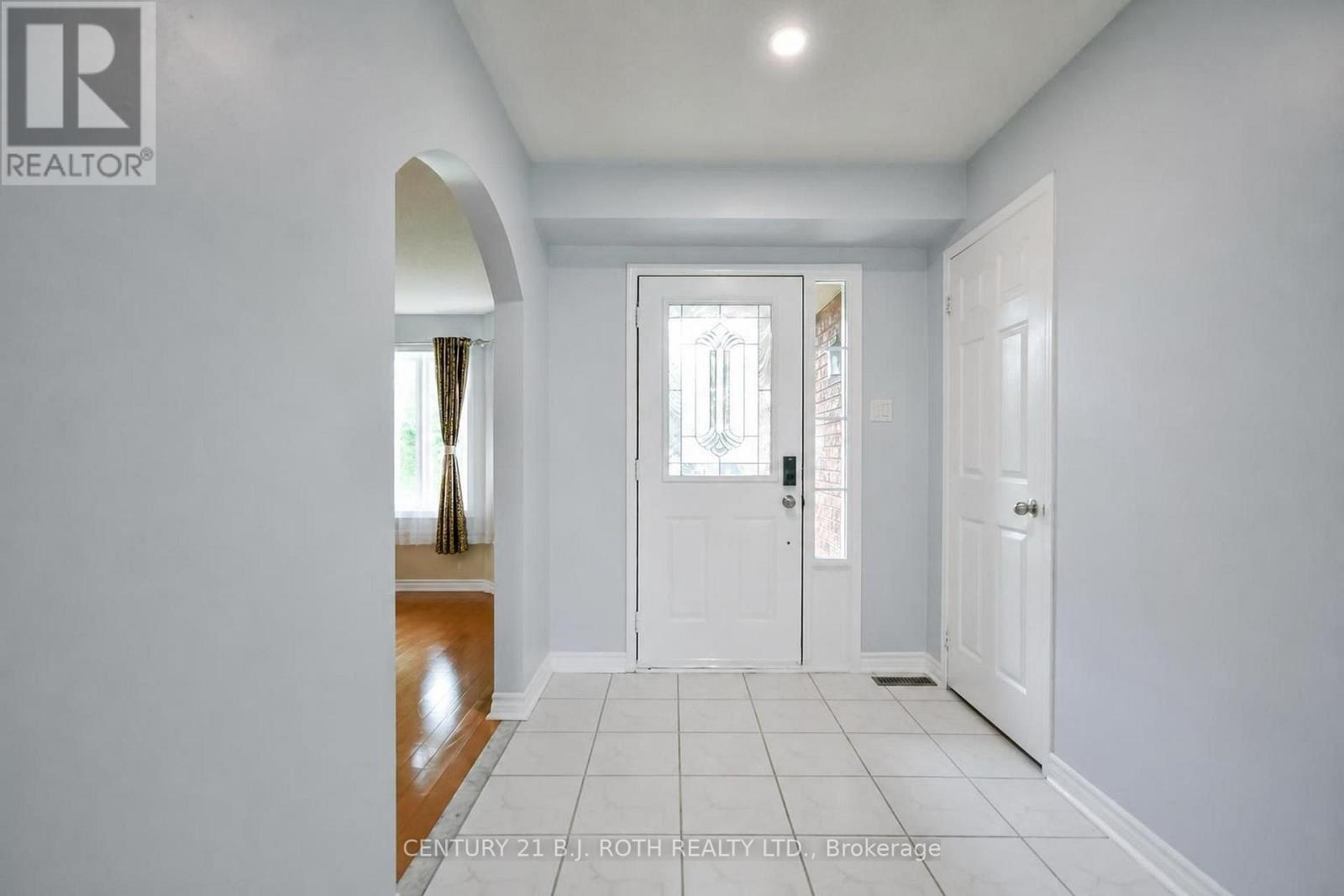 17 Crompton Drive Property Photo 2