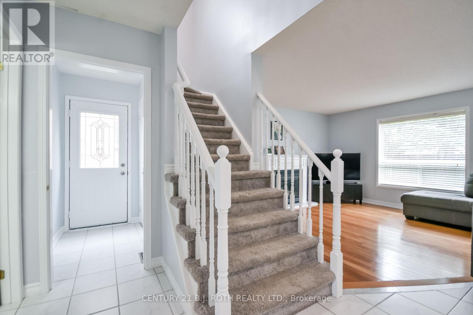 17 Crompton Drive Property Photo 3