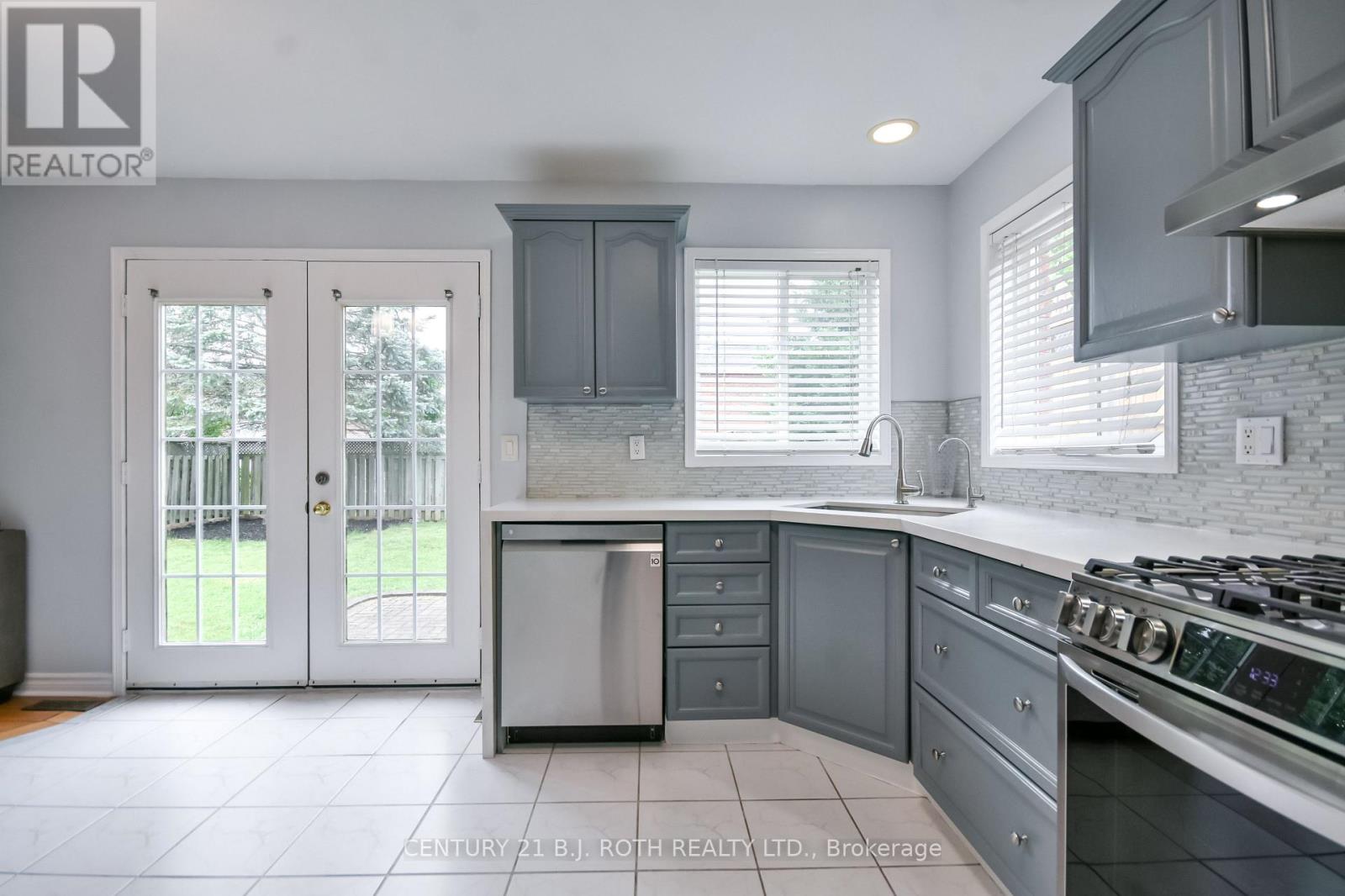 17 Crompton Drive Property Photo 4