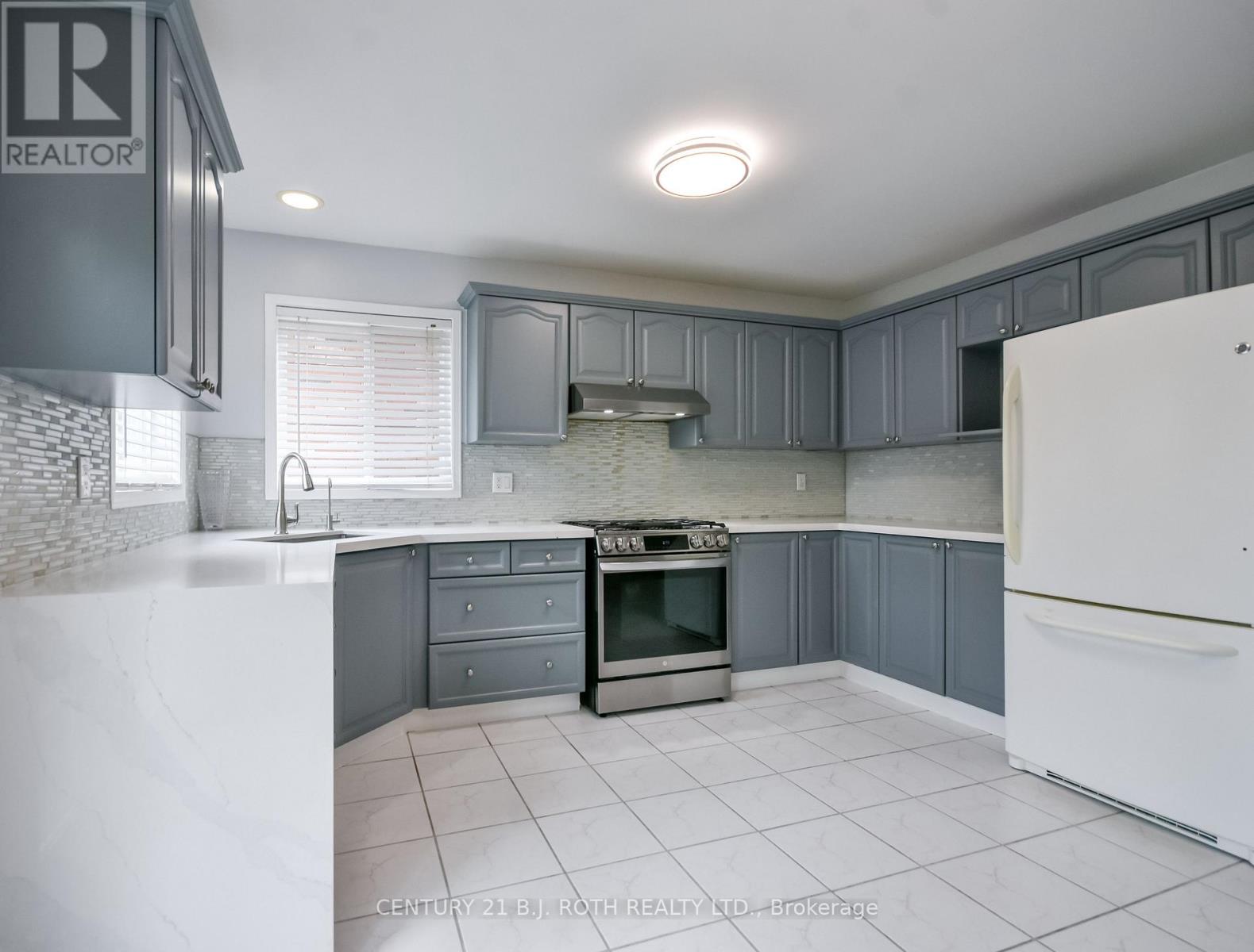 17 Crompton Drive Property Photo 5