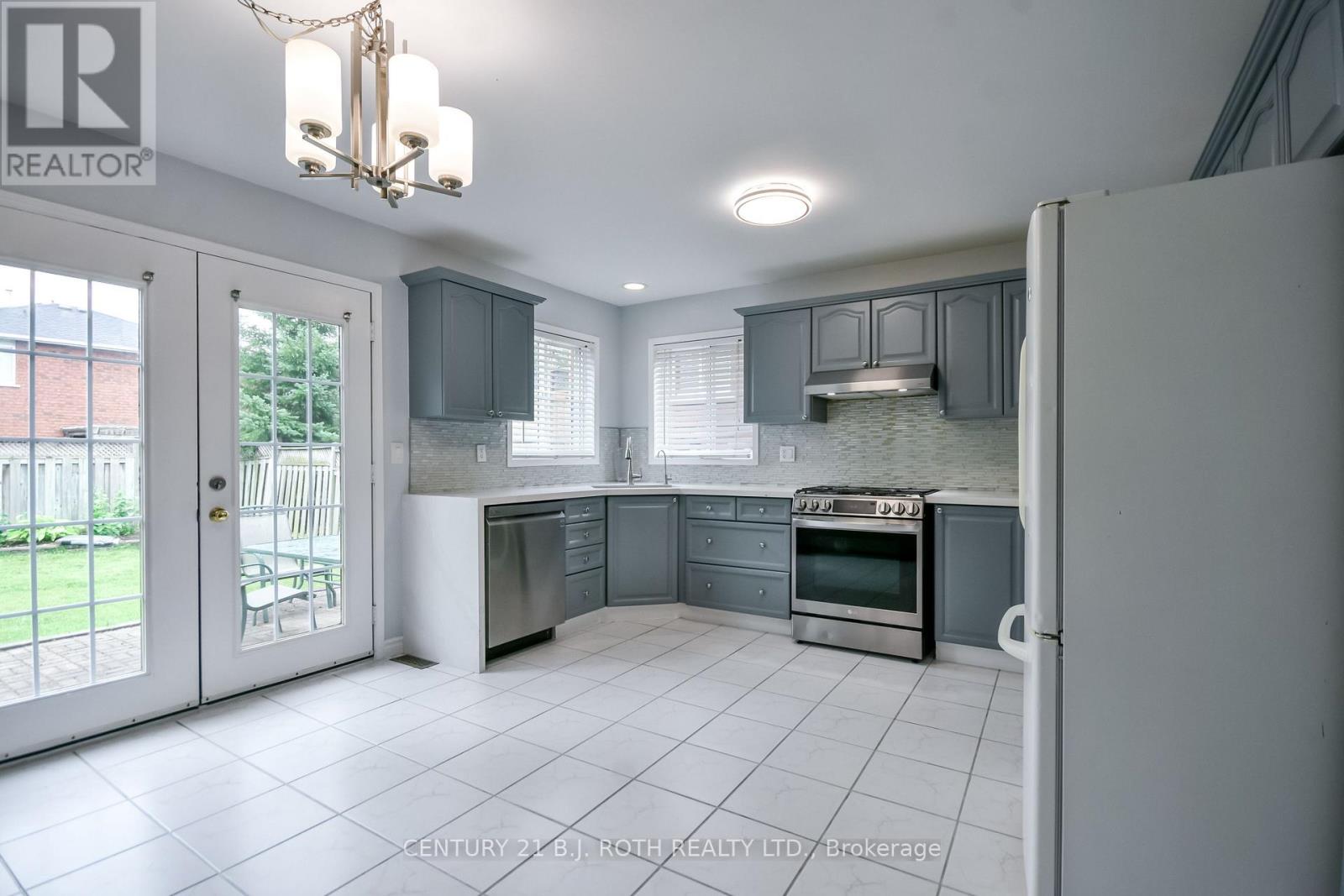 17 Crompton Drive Property Photo 6