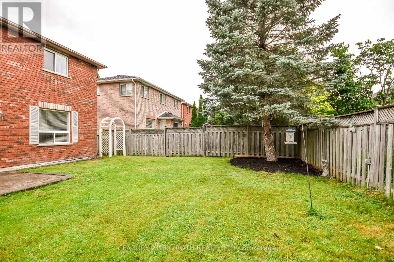 17 Crompton Drive Property Photo 38