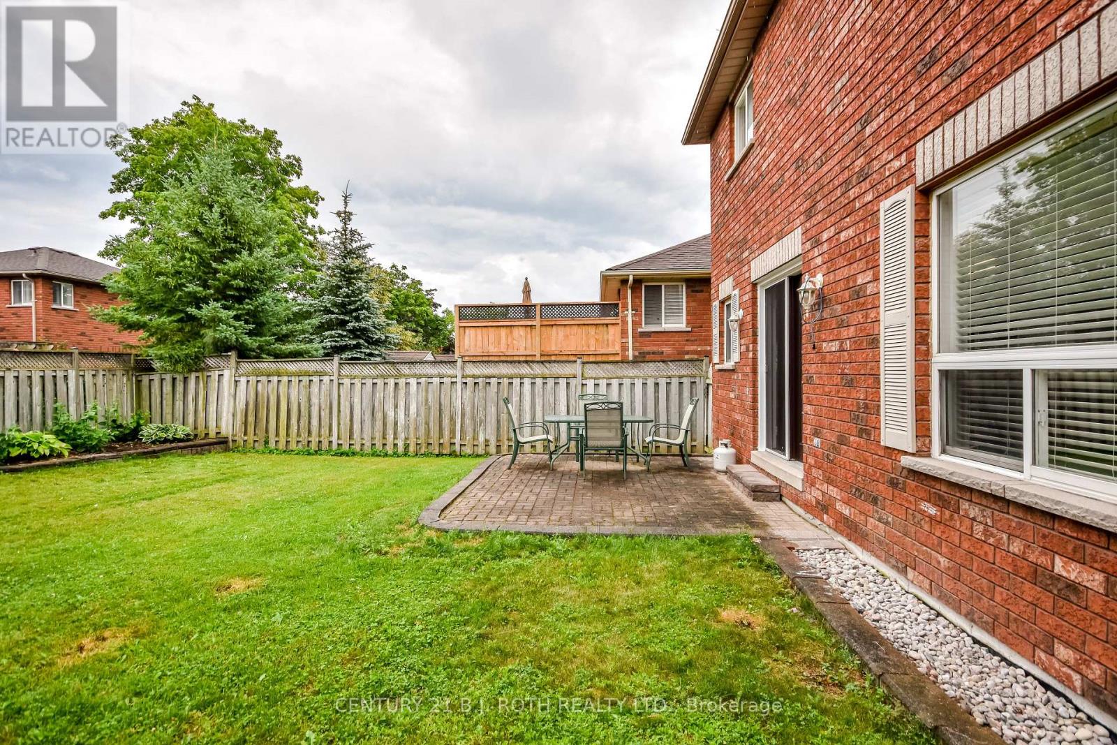 17 Crompton Drive Property Photo 40