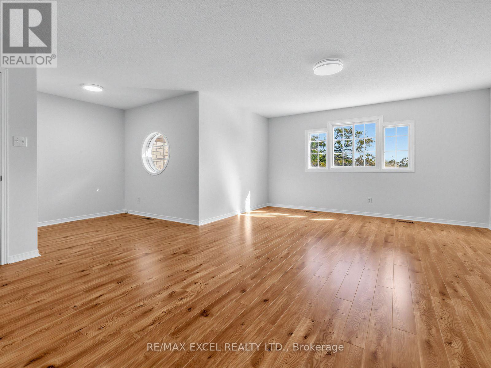396 Cundles Road W Property Photo 24