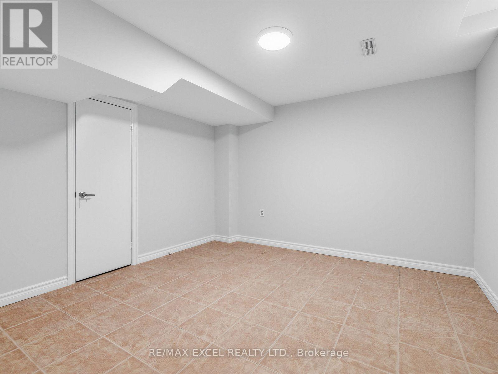 396 Cundles Road W Property Photo 29