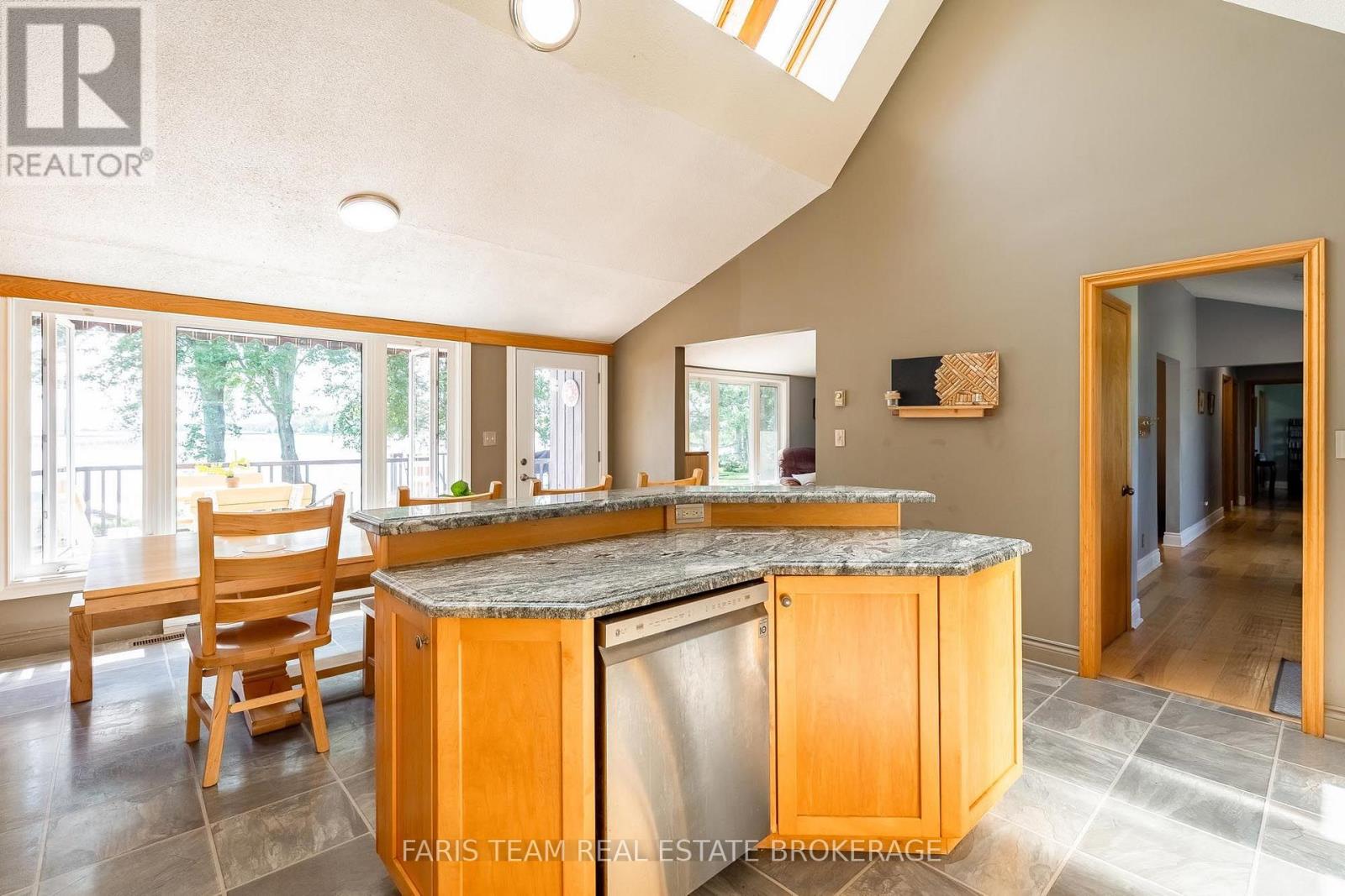3299 Shoreview Drive Property Photo 10