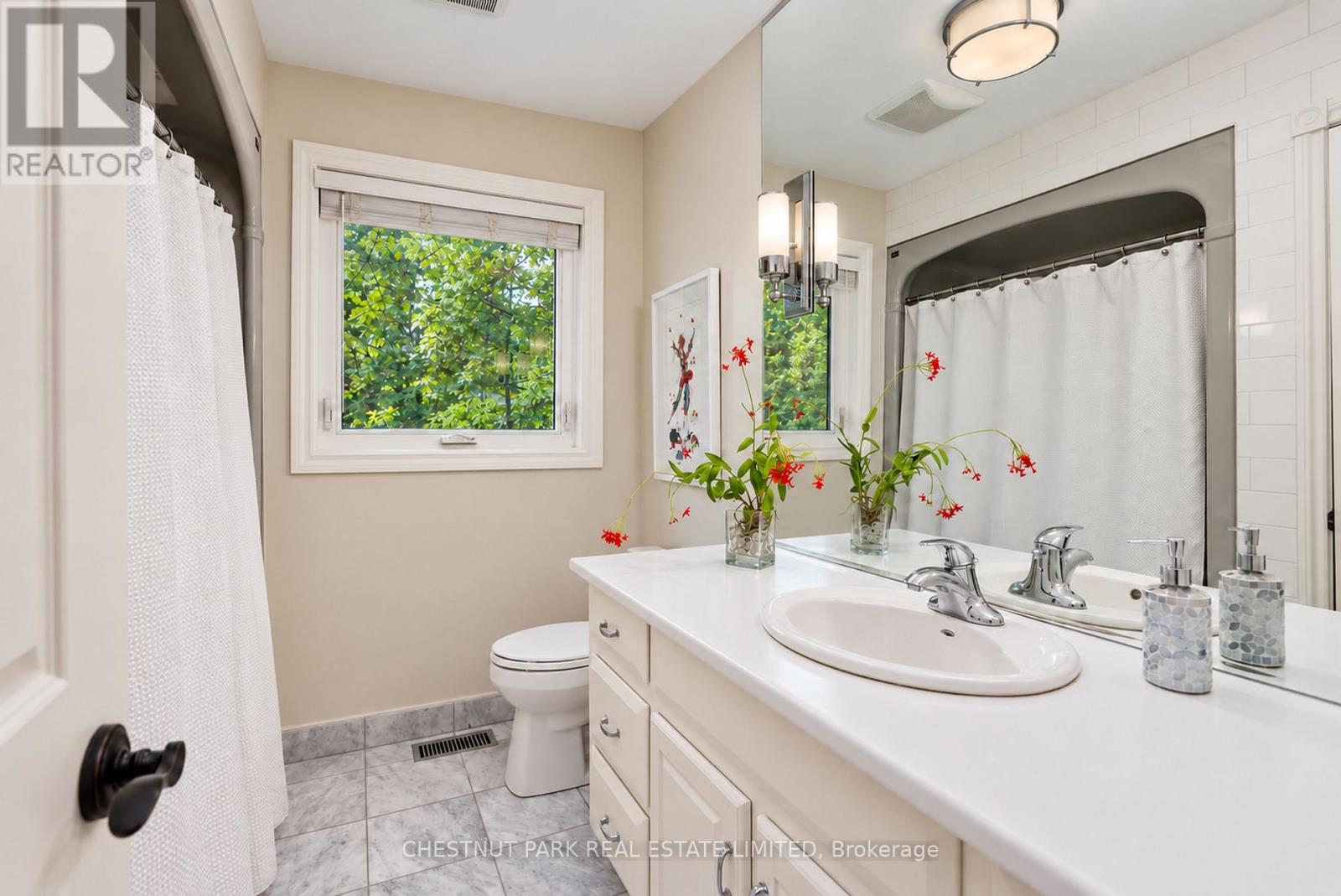 9 Mills Circle Property Photo 24