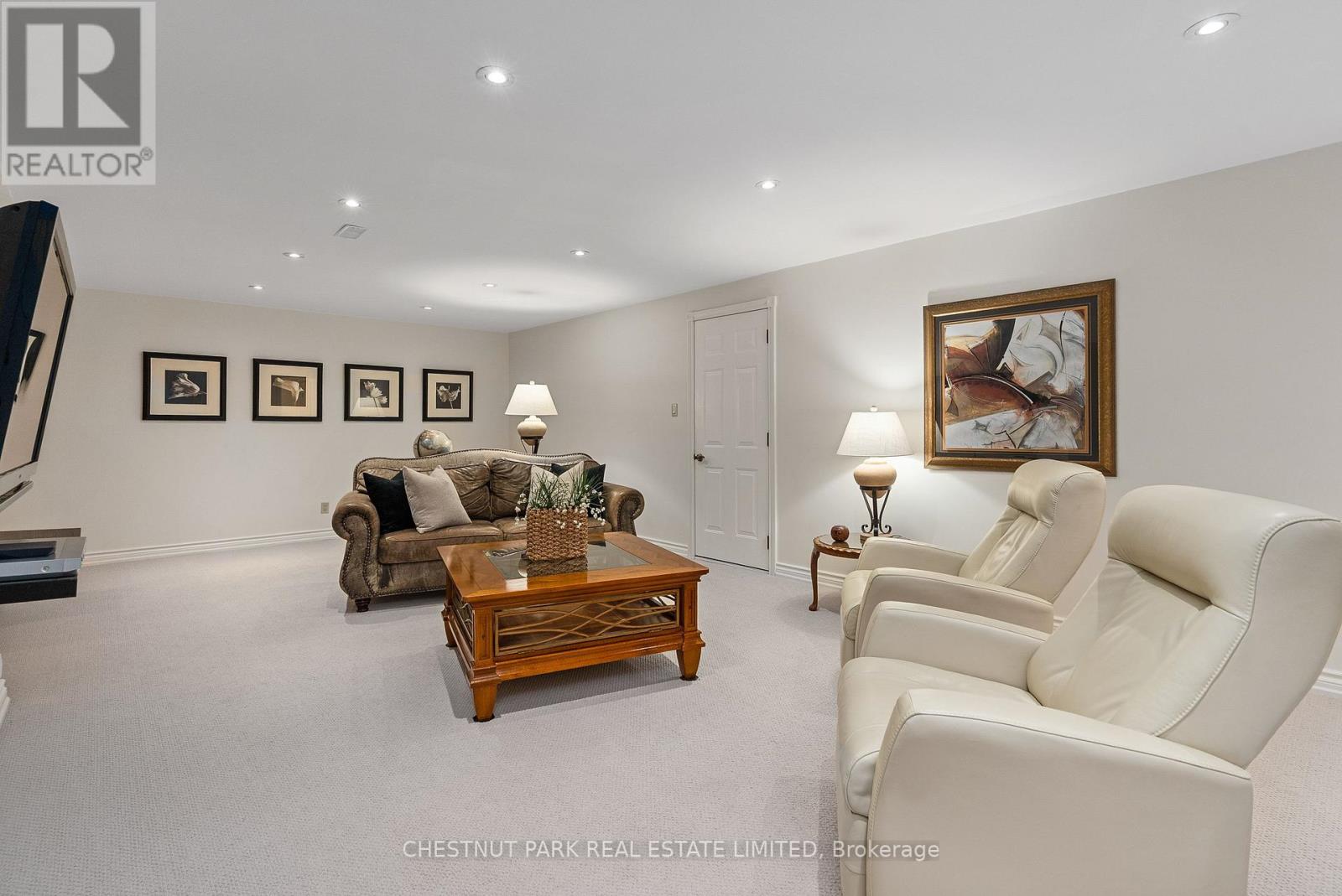 9 Mills Circle Property Photo 31