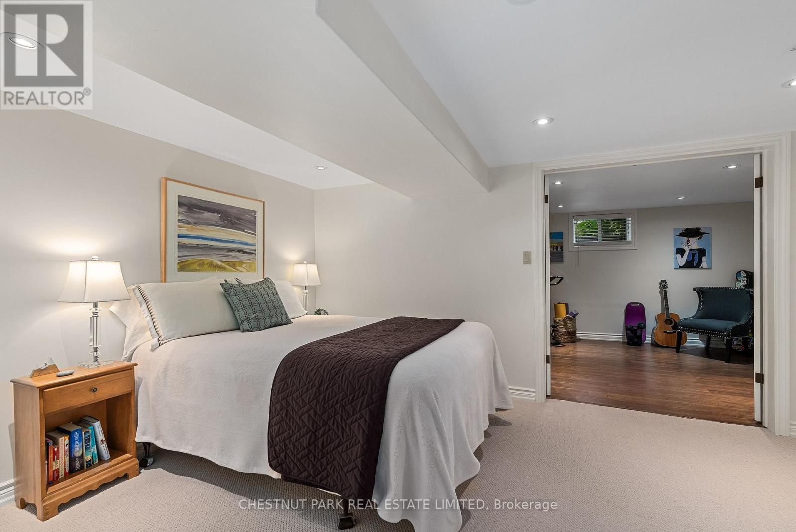 9 Mills Circle Property Photo 34