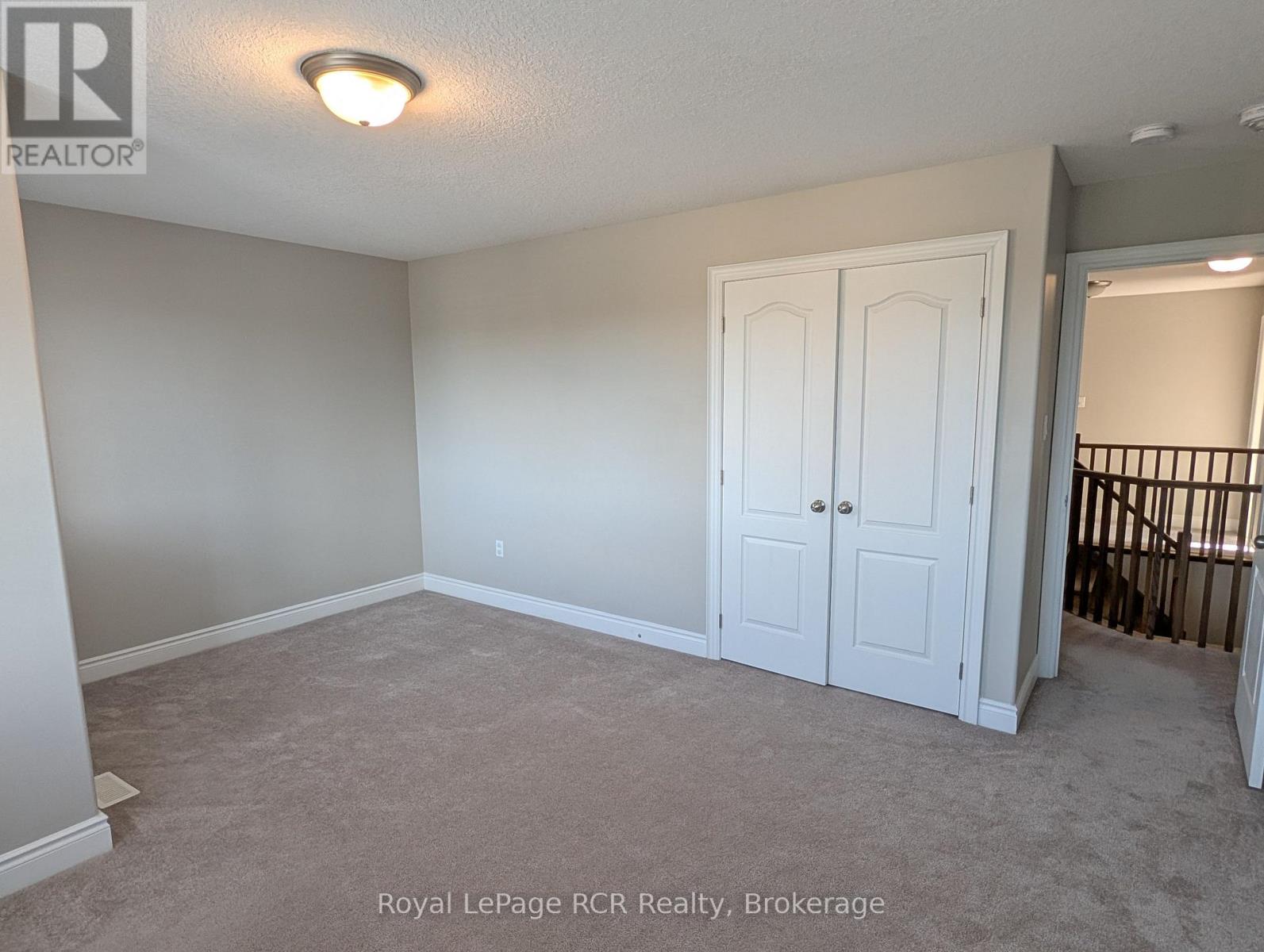 89 Lockerbie Crescent Property Photo 11