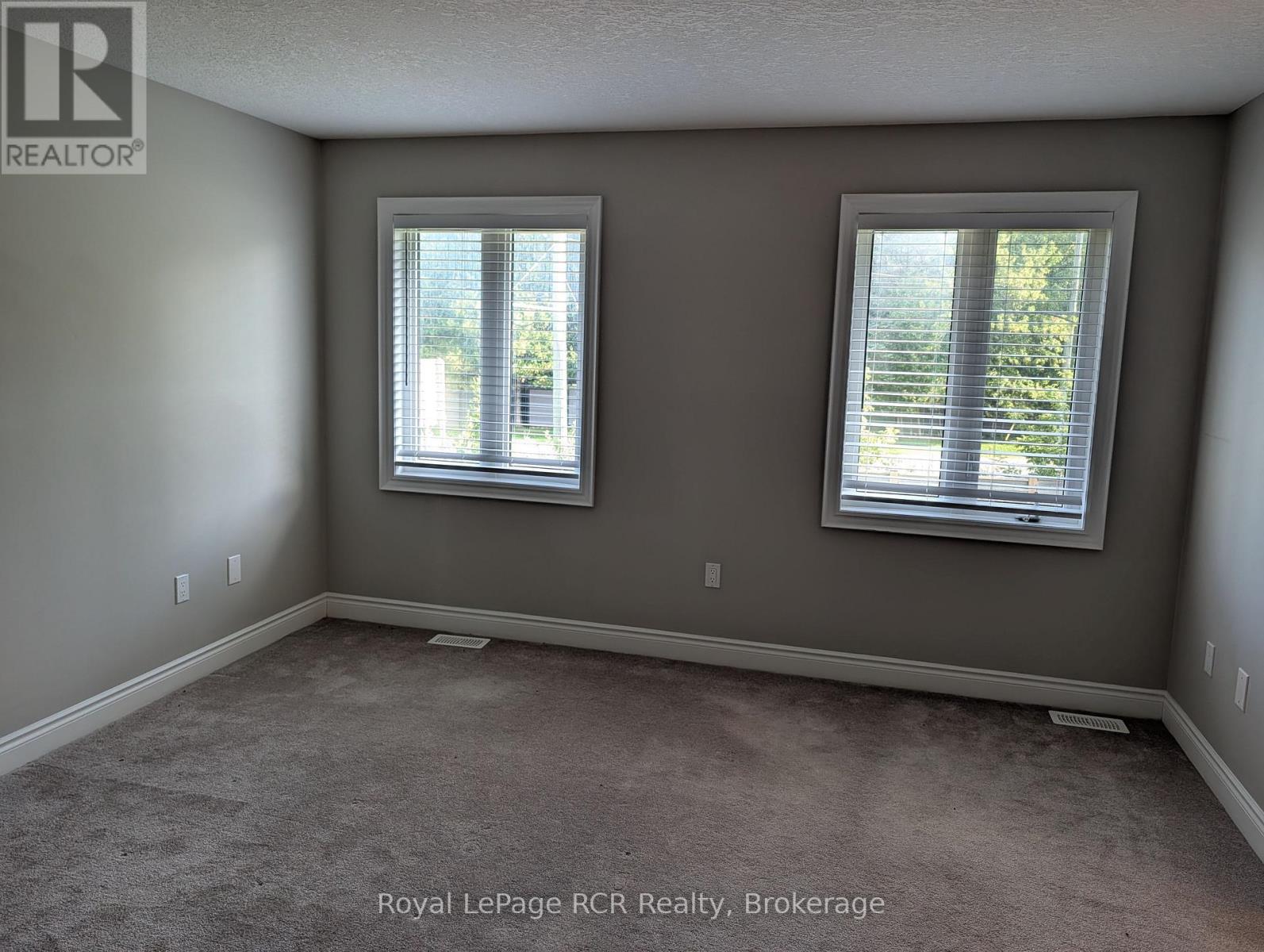 89 Lockerbie Crescent Property Photo 12