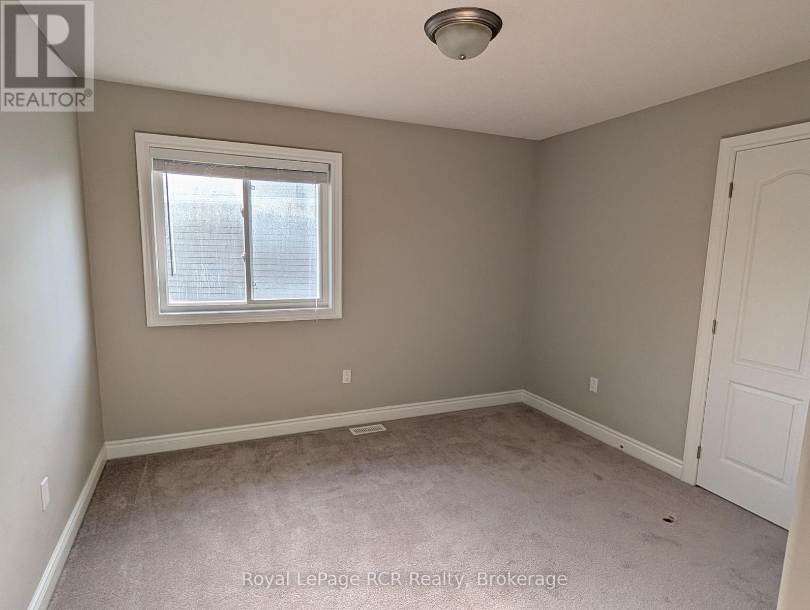 89 Lockerbie Crescent Property Photo 14