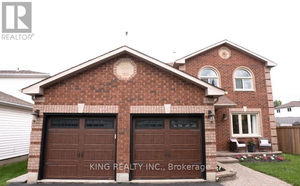 9 Whitehorn Crescent Property Photo 1