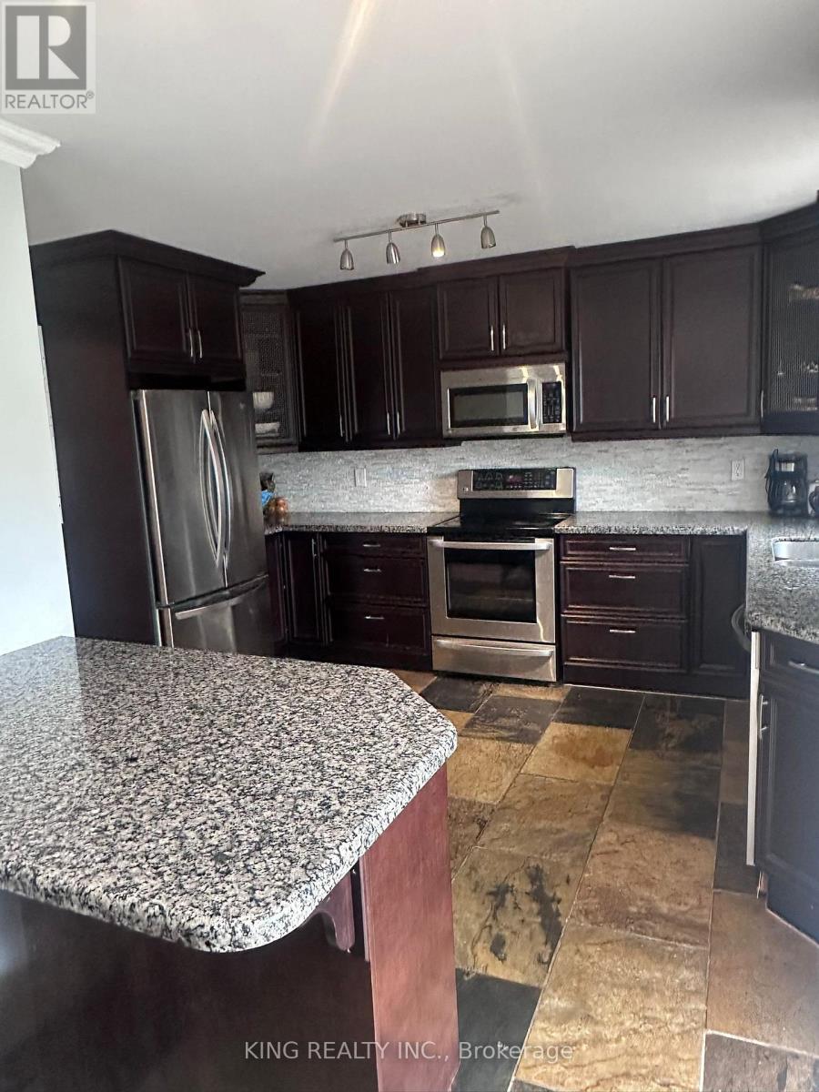 9 Whitehorn Crescent Property Photo 2