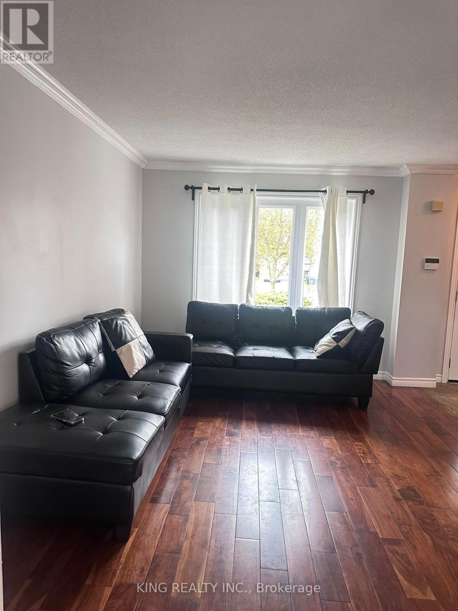 9 Whitehorn Crescent Property Photo 8